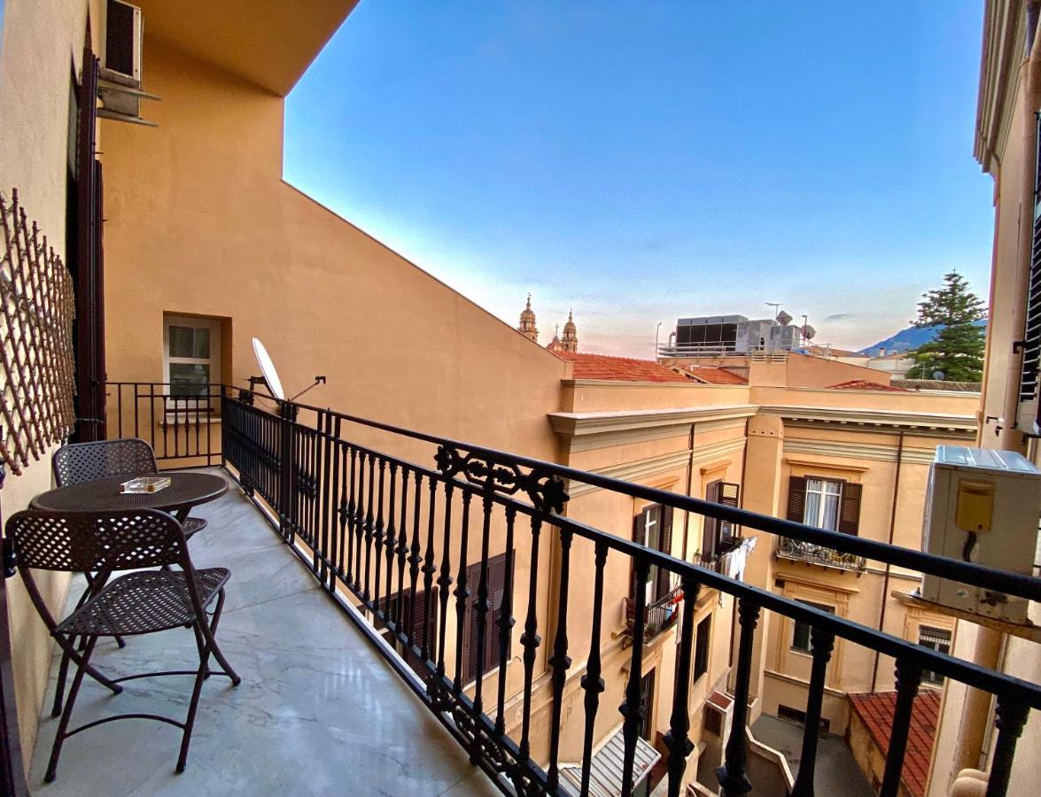 Elegante Appartamento In Centro Palermo Exterior foto